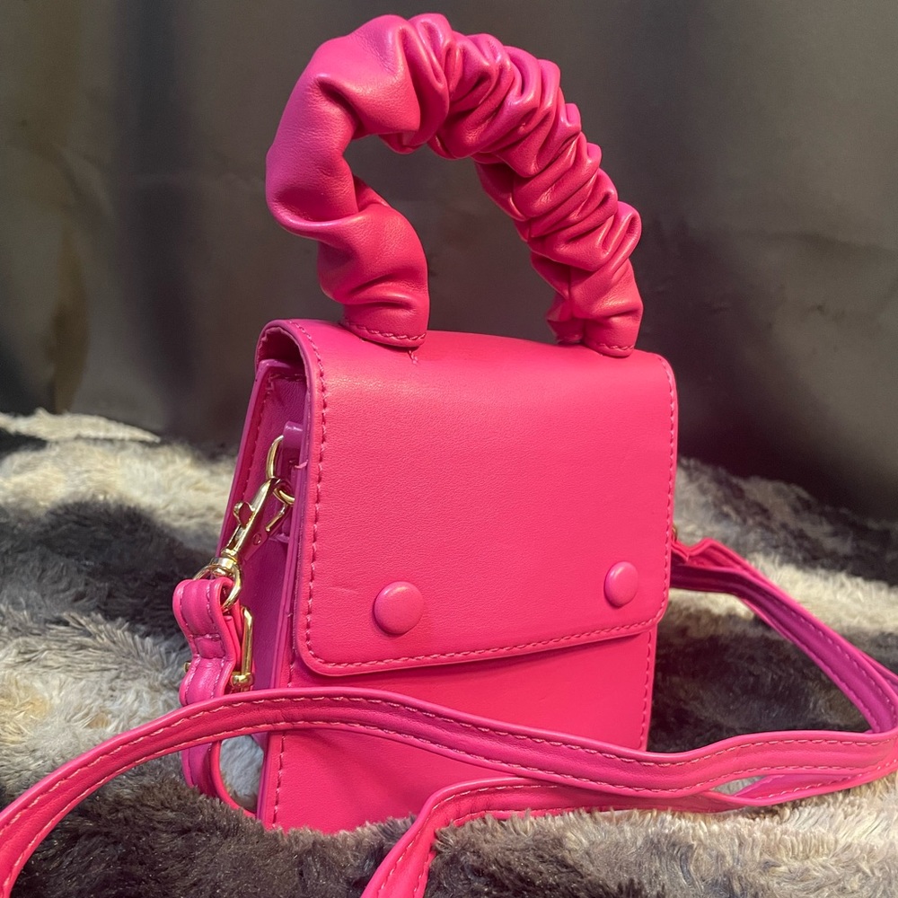 Adorable crossbody / clutch